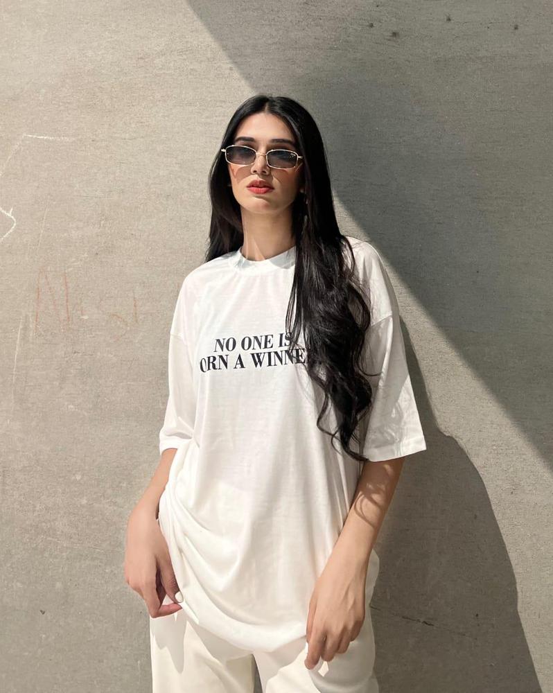 down sholder T shirt